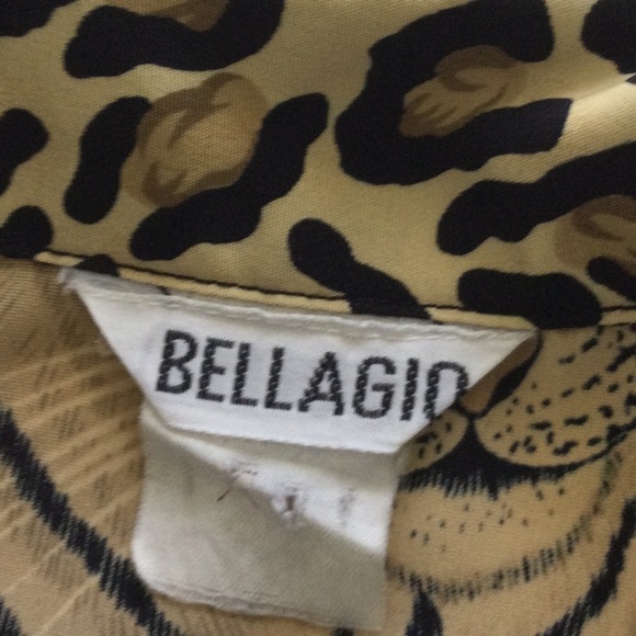 Woman’s Tiger Print Blouse size L color tan and black looks like 2 pc but is 1 - Picture 8 of 9